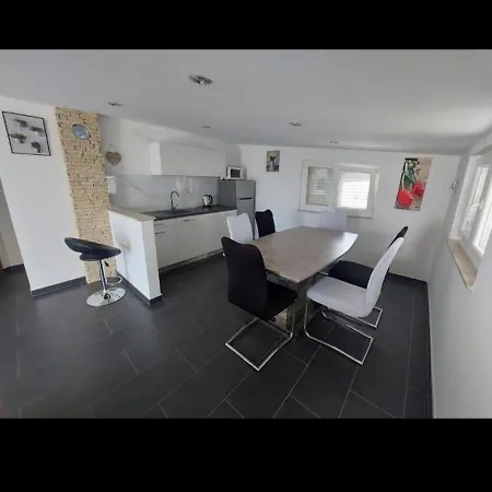 Lägenhet Apartman Nella
