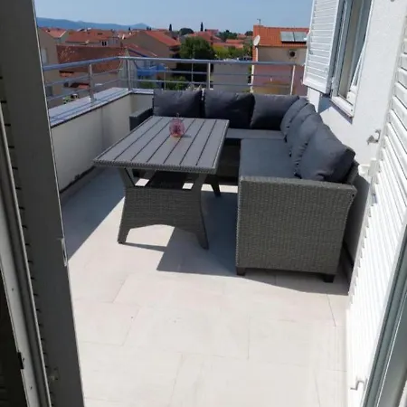 Apartman Nella *